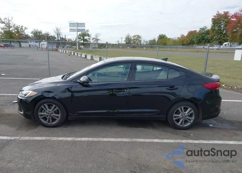 2018 Hyundai Elantra Value Edition z USA, uszkodzony, nr VIN 5NPD84LF6JH291531